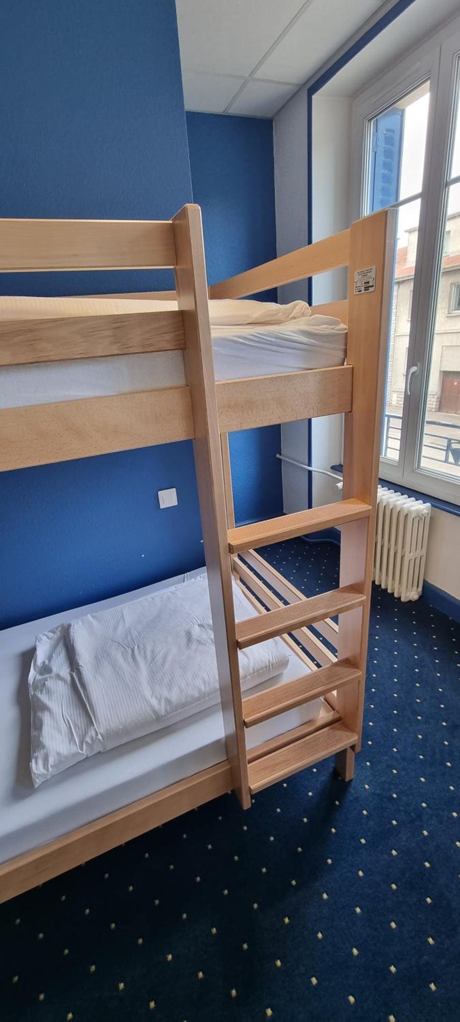 - Hi Hostel